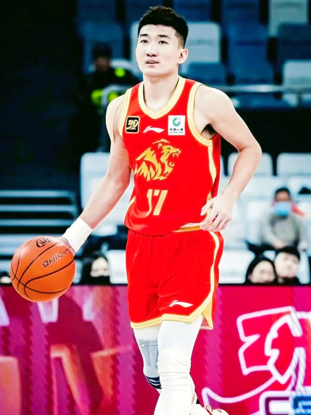 关于今晚明尼苏达森林狼备战CBA季后赛，门线救险细节曝光，悬念犹存，临场指挥获称赞的信息