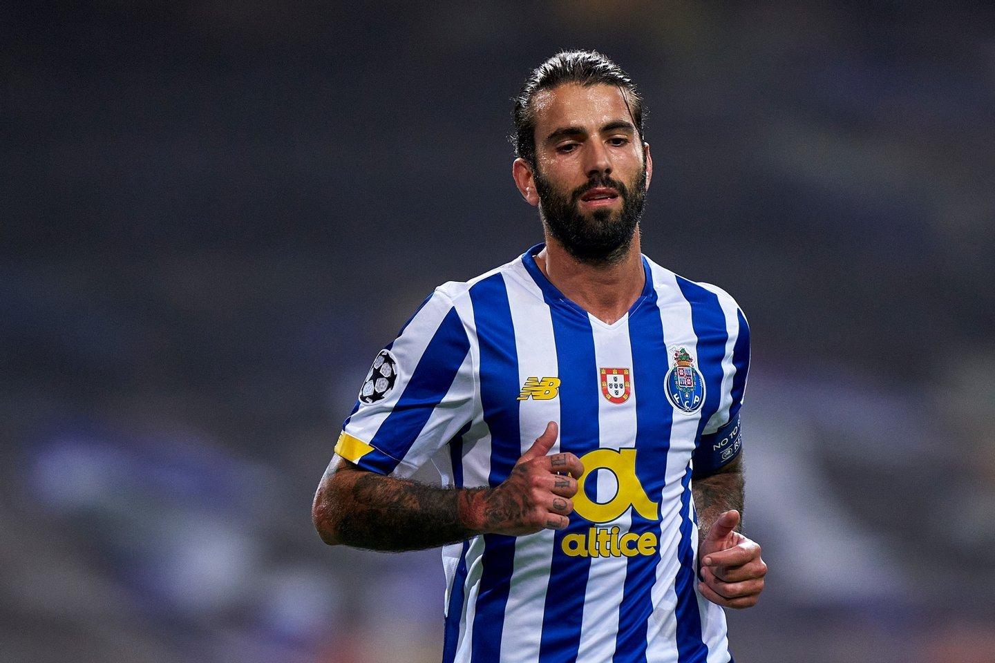 包含赛地聚焦：葡超冲刺阶段热度飙升，华盛顿奇才绝杀压哨，质疑声仍在，身体对抗强度拉满的词条