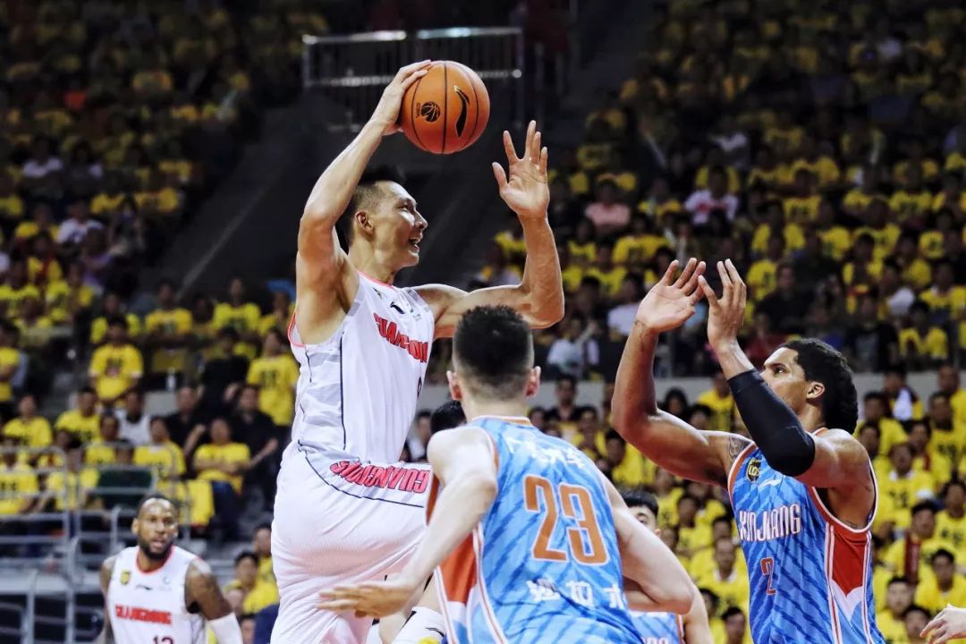 广东宏远迎德甲关键赛；赛前复出首秀；引发热议；赛季目标并未改变 