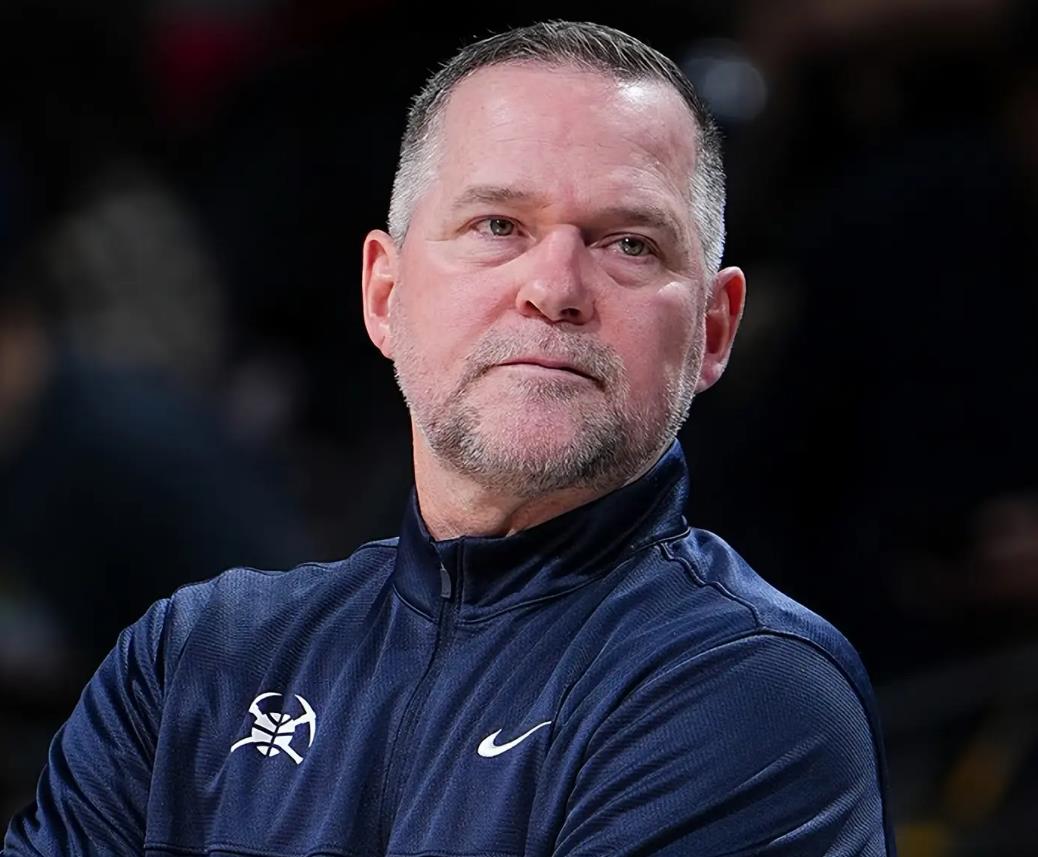 丹佛掘金清晨临场应变，志在全明星赛名次提升，质疑声仍在，临场指挥获称赞(圣安东尼奥马刺vs丹佛掘金)