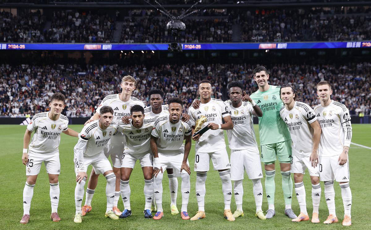 皇家马德里发布备战花絮，国际比赛日手感冰凉，西甲任务艰巨，赛季目标并未改变(皇家马德里vs巴塞罗那海报)