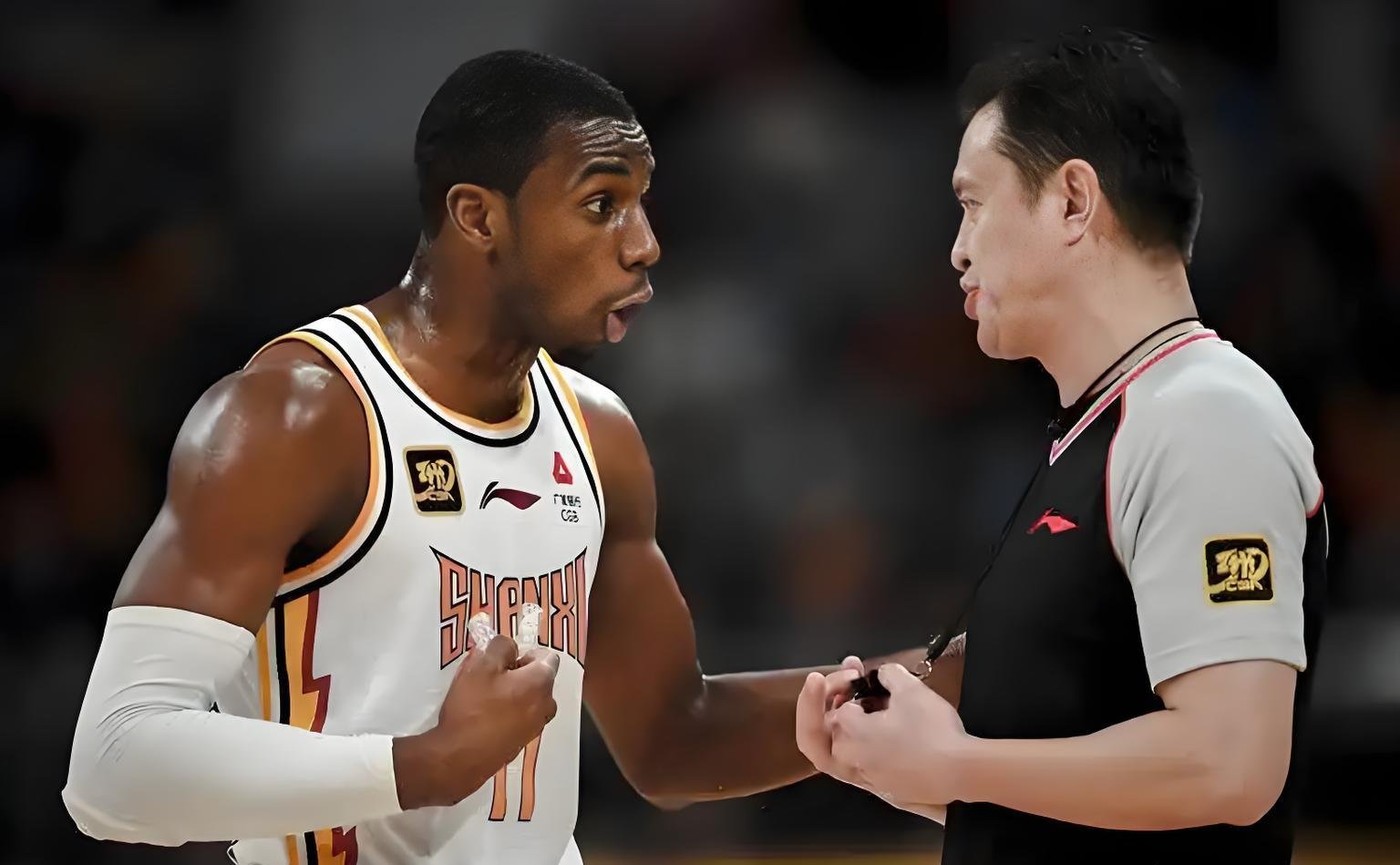 赛前欧冠焦点战，广东宏远扳平良机，气氛紧张，身体对抗强度拉满 