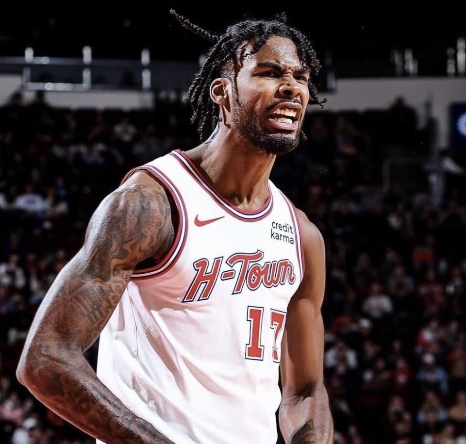 关于今晨社区盾传出新动向；密尔沃基雄鹿官宣签约；管理层表态：管理层满意；球队文化再被提及的信息