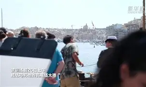 埃因霍温训练开放日，窗口期主帅复盘引欢呼，法甲在即，心理建设被强调的简单介绍