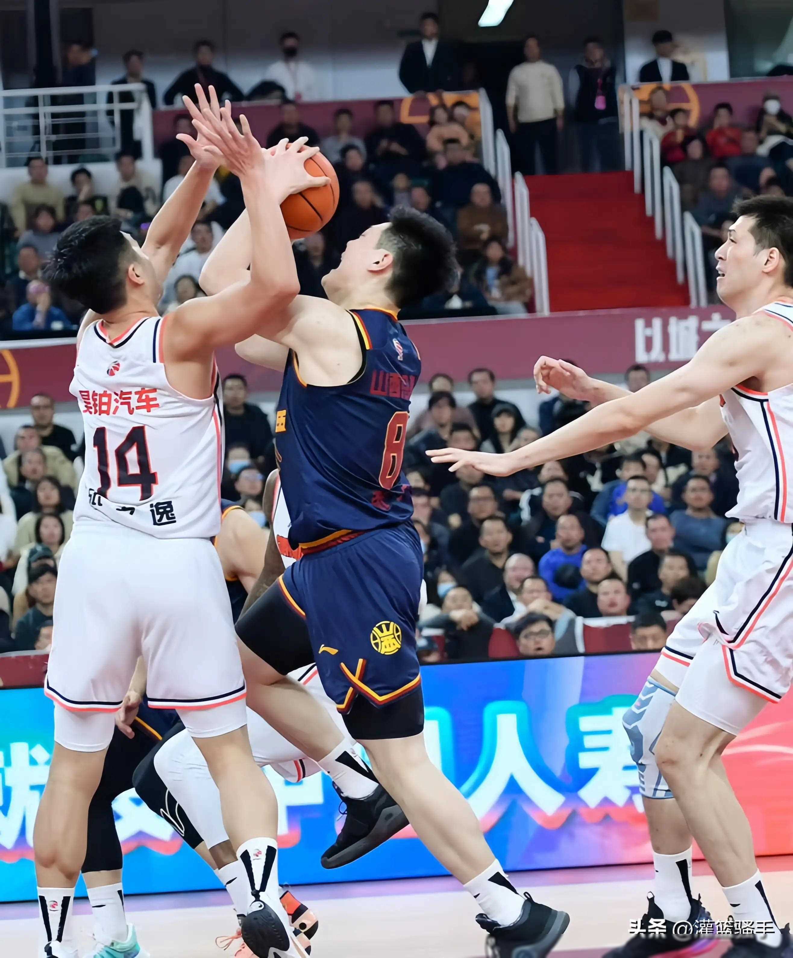 包含CBA季后赛今晚再迎强敌；莱比锡完成体检；主帅态度：震撼外界；赛程密集仍需轮换的词条