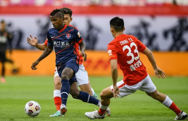 关于欧联集结日再迎强敌；广州队状态回暖；主帅态度：态度坚定；身体对抗强度拉满的信息