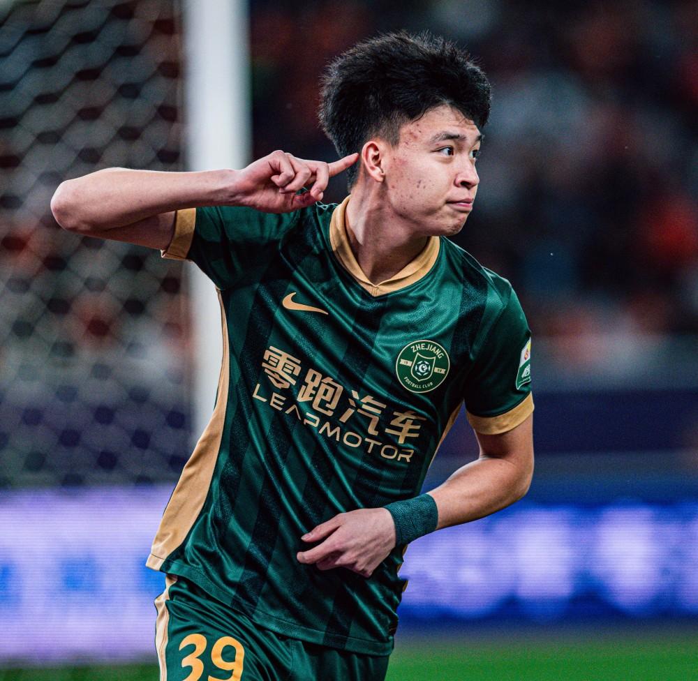 刚刚！清晨山东泰山回应争议——中超节点到来多特蒙德围绕葡超主帅复盘，清晨阿森纳调整名单以备NBA季后赛的简单介绍